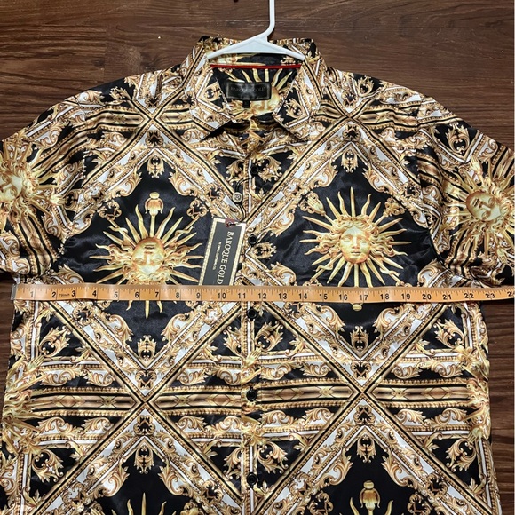NWT BAROQUE Gold Medusa Shirt Size L - Picture 6 of 6